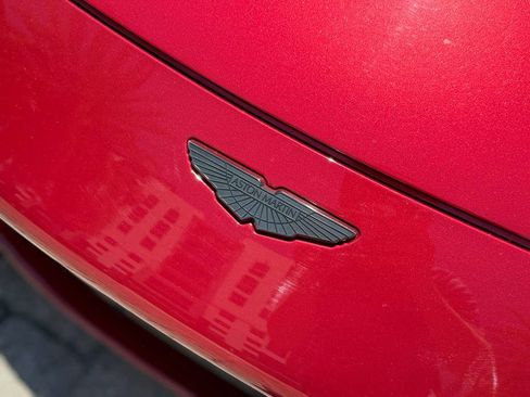 Used 2023 Aston Martin V8 Vantage Coupe RWD image 4
