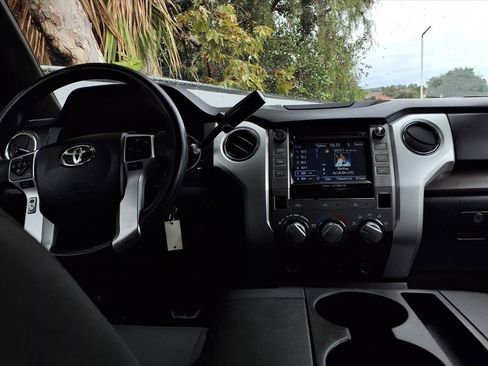 Used 2017 Toyota Tundra SR5 image 19