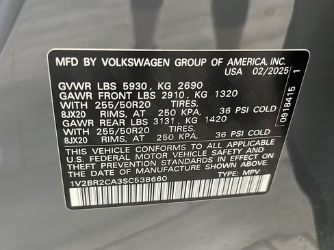 Used 2025 Volkswagen Atlas SEL AWD/4WD image 29