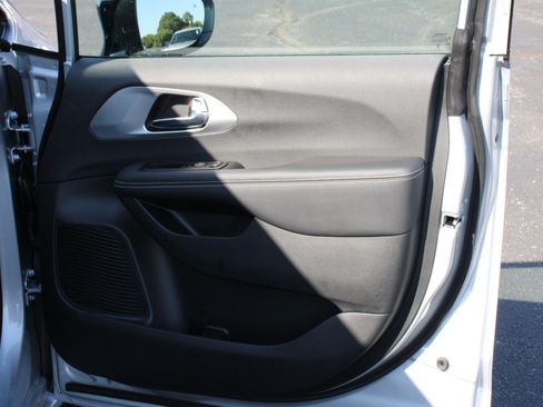 New 2026 Chrysler Pacifica Limited w/ S Appearance Package image 33