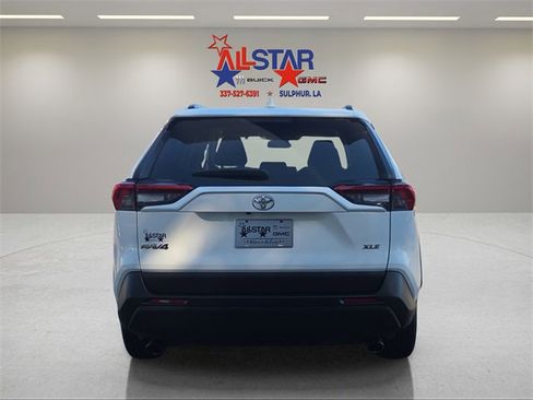 Used 2021 Toyota RAV4 XLE image 6