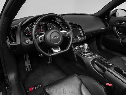 Used 2011 Audi R8 V10 image 55