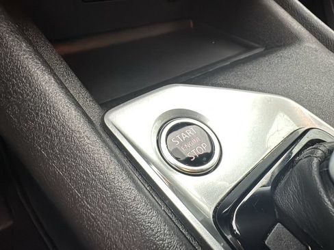 Used 2025 Nissan Altima 2.5 SV FWD image 14