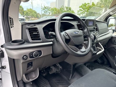 Used 2025 Ford Transit 250 Low Roof w/ Exterior Upgrade Package RWD image 5