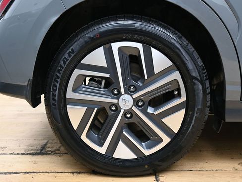 Used 2023 Hyundai Kona SE image 13