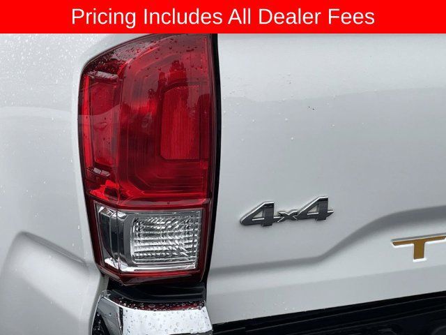 Used 2017 Toyota Tacoma SR5 w/ Tow Package AWD/4WD image 8
