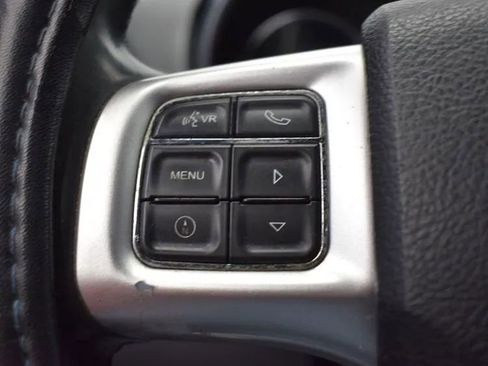 Used 2013 Dodge Avenger SXT image 22