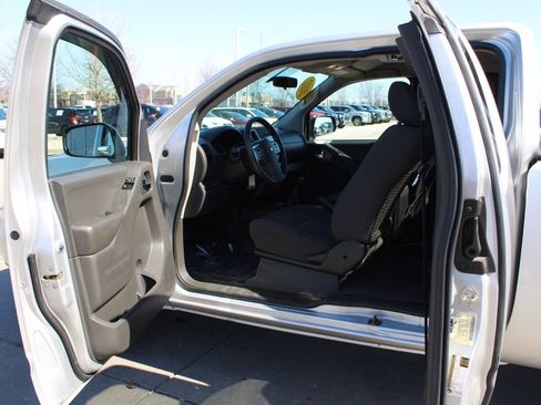 Used 2017 Nissan Frontier SV image 17