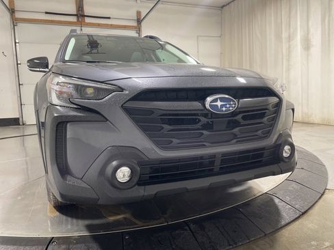 Used 2025 Subaru Outback Premium w/ Popular Package #1A image 2