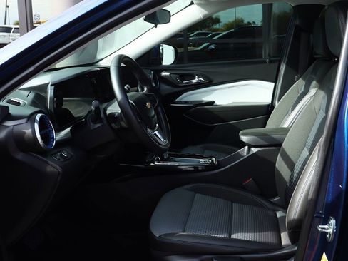 Used 2024 Chevrolet Trax LT w/ Driver Confidence Package image 37