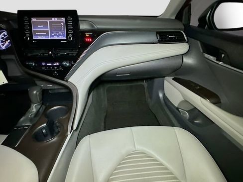 Used 2022 Toyota Camry SE image 24