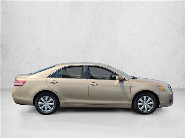 Used 2011 Toyota Camry LE FWD image 4