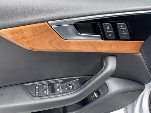 Used 2023 Audi A4 2.0T Premium w/ Convenience Package image 28