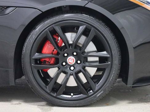 Used 2017 Jaguar F-TYPE R image 12