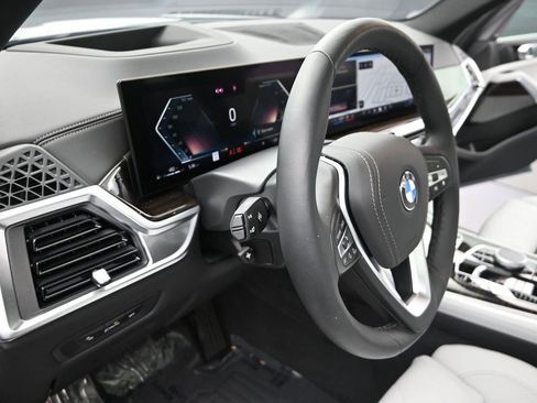 Used 2025 BMW X5 xDrive40i AWD/4WD image 15