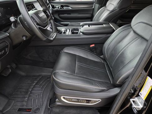 Used 2022 Jeep Grand Wagoneer Series II AWD/4WD image 19