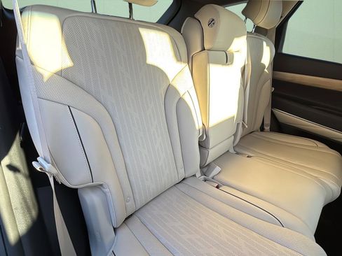 Used 2023 Genesis GV80 2.5T w/ Prestige 20" Package image 42