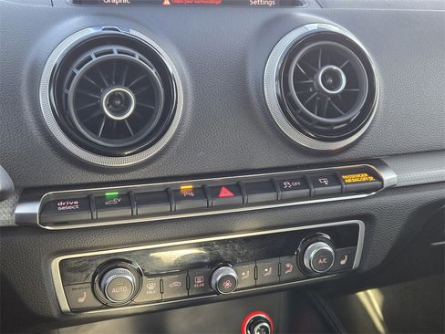 Used 2016 Audi A3 e-tron Premium Plus image 11