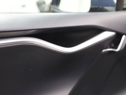 Used 2017 Tesla Model S 90D image 21