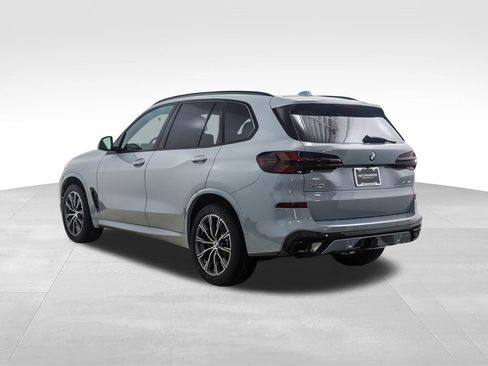 New 2026 BMW X5 xDrive40i w/ Executive Package image 3