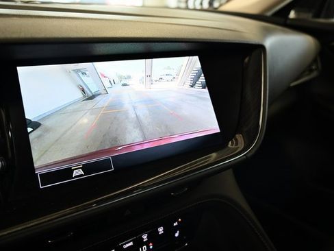 Used 2021 Buick Envision Essence w/ Sport Touring Package image 18