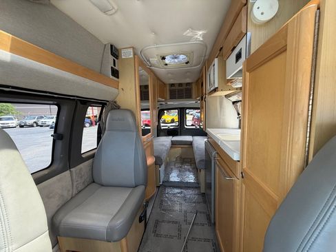 Used 2007 Chevrolet Express 3500 Extended w/ Power and Light Package RWD image 11