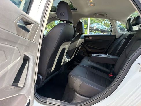 Used 2023 Volkswagen Jetta SE w/ Panoramic Sunroof Package FWD image 13