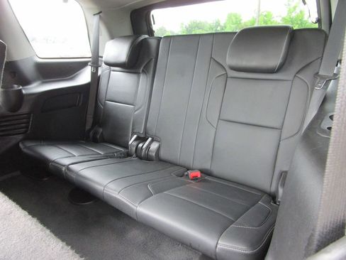 Used 2019 Chevrolet Tahoe LT RWD image 18