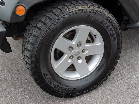 Used 2017 Jeep Wrangler Sport w/ Quick Order Package 24S AWD/4WD image 12