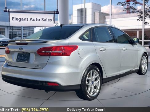 Used 2015 Ford Focus SE w/ Equipment Group 201A FWD image 5