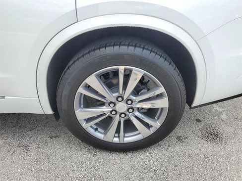 Certified 2025 Cadillac XT6 Premium Luxury FWD image 13