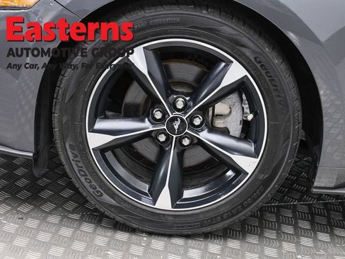 Used 2019 Ford Mustang Coupe RWD image 29