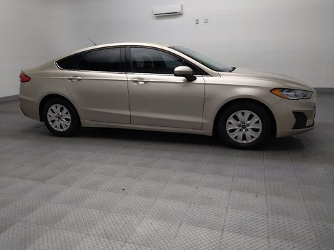 Used 2019 Ford Fusion S image 11