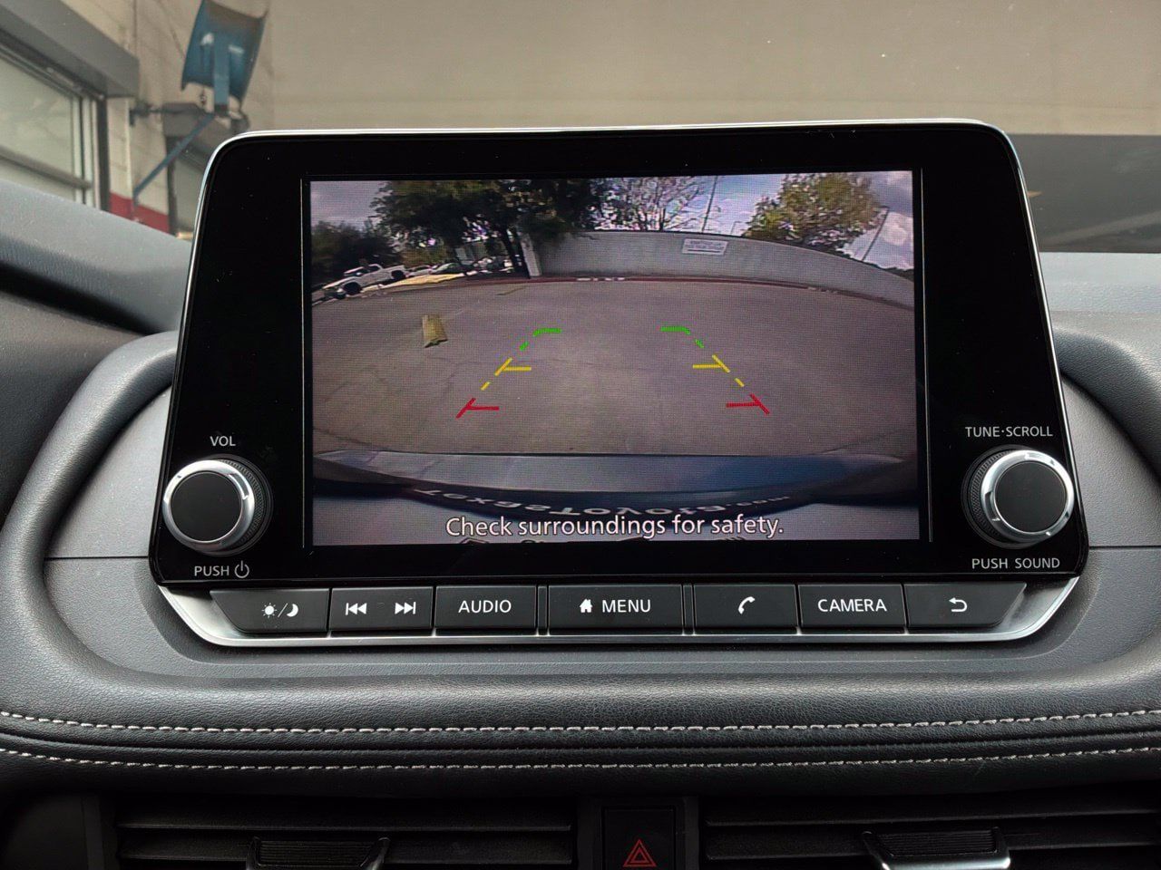 Used 2025 Nissan Rogue SV FWD image 34