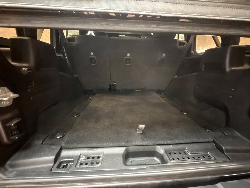 Used 2020 Jeep Wrangler Unlimited Sahara AWD/4WD image 13
