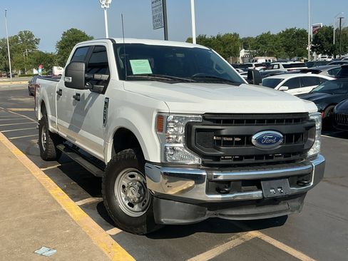 Used 2022 Ford F250 XL w/ Power Equipment Group AWD/4WD image 2