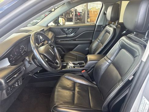 Used 2020 Lincoln Corsair AWD w/ Premium Package image 12