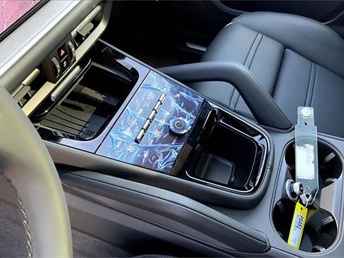 New 2025 Porsche Cayenne Coupe image 36