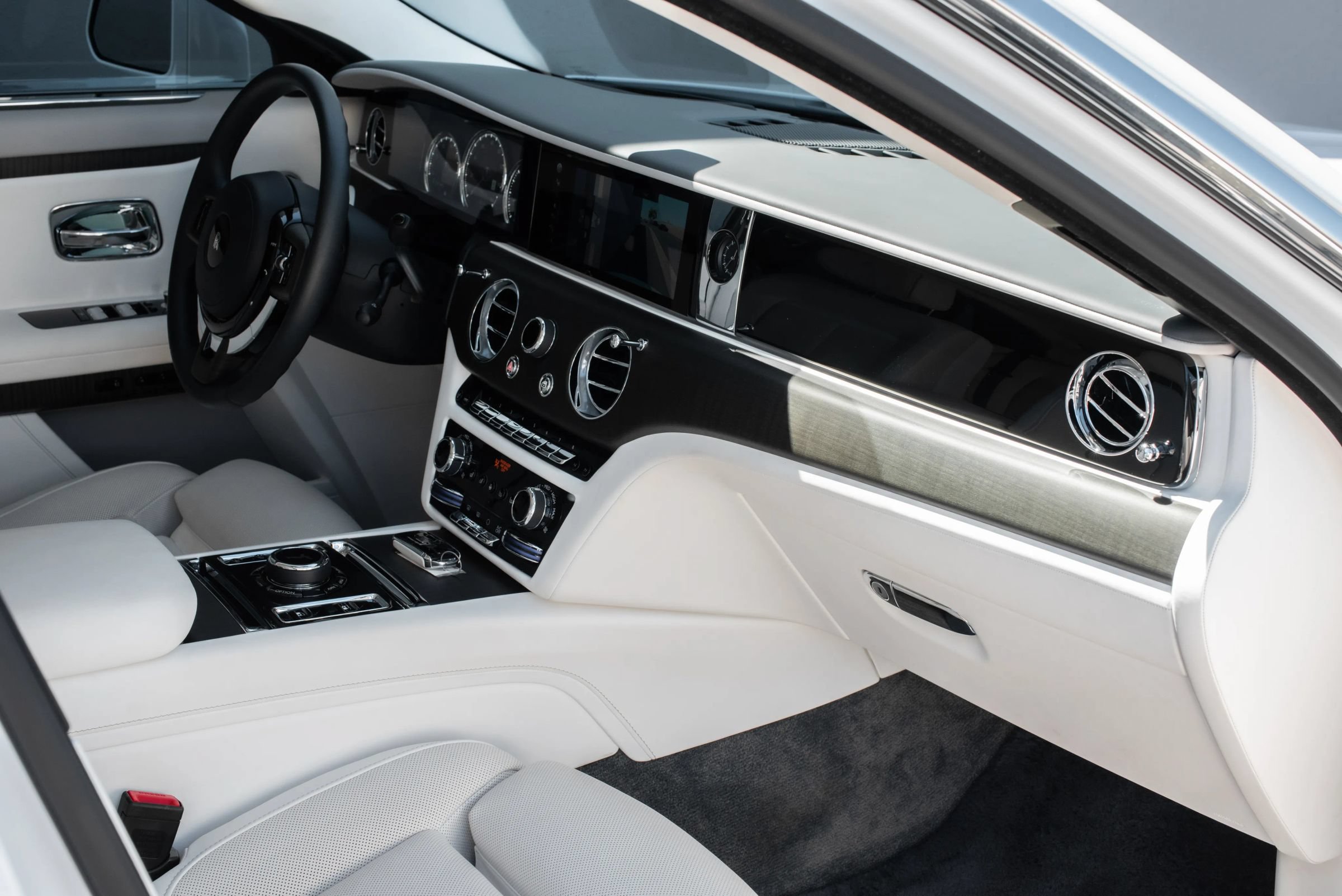 Used 2021 Rolls-Royce Ghost AWD/4WD image 35