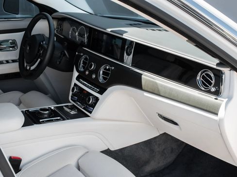 Used 2021 Rolls-Royce Ghost AWD/4WD image 35