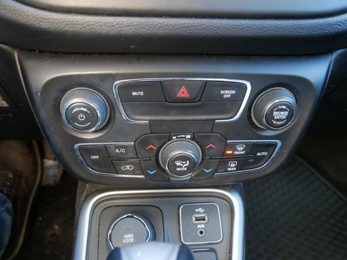 Used 2018 Jeep Compass Latitude w/ Popular Equipment Group image 30