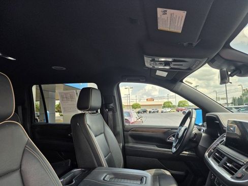 Used 2024 Chevrolet Suburban Premier AWD/4WD image 24
