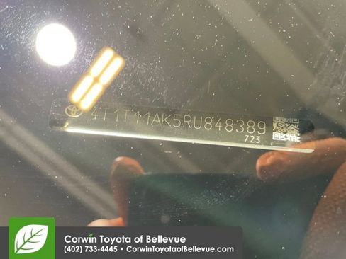 Used 2024 Toyota Camry SE image 30