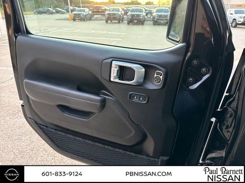 Used 2023 Jeep Gladiator Rubicon w/ Trailer Tow Package image 23