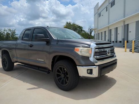 Certified 2017 Toyota Tundra SR5 RWD image 3