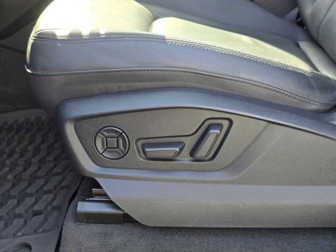 Used 2021 Audi Q7 3.0T Premium Plus w/ Premium Plus Package AWD/4WD image 25