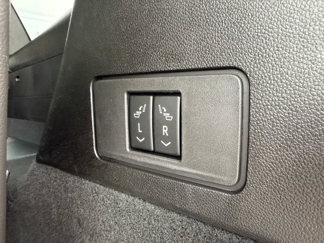 Certified 2024 Cadillac XT6 Luxury w/ LPO, Floor Liner Package AWD/4WD image 59