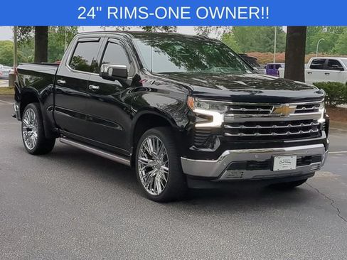 Used 2022 Chevrolet Silverado 1500 LTZ AWD/4WD image 7