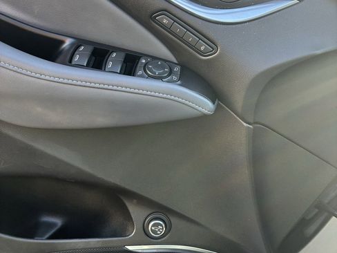 Used 2024 Buick Enclave Premium image 6