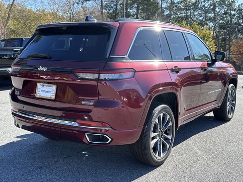 New 2025 Jeep Grand Cherokee Overland w/ Luxury Tech Group IV AWD/4WD image 8